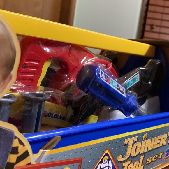 FOR AGES 3 & UP-JOINER’S TOOL SET- 20 Pieces. - Picture 5 of 9